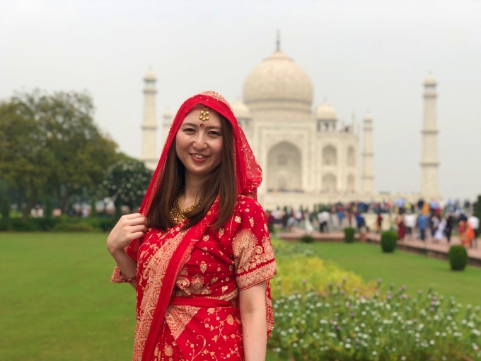 Girls Of The Taj Mahal 14