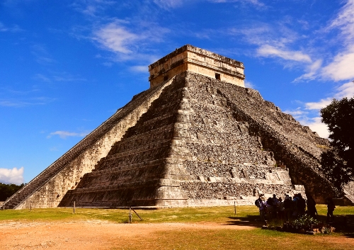 人気no１ チチェン イッツァ遺跡 ピンクレイク グランセノーテ セノーテイキル 日本人ガイド ドライバー2名体制 ランチビュッフェ チップ込み カンクン メキシコ のお得なオプショナルツアー Hisgo カンボジア