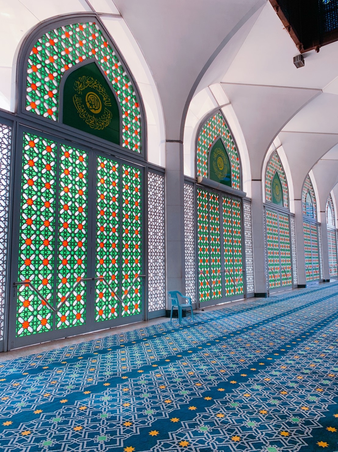 二大有名モスク制覇 ブルーモスクとピンクモスク観光 クアラルンプール マレーシア のお得なオプショナルツアー Hisgo カンボジア