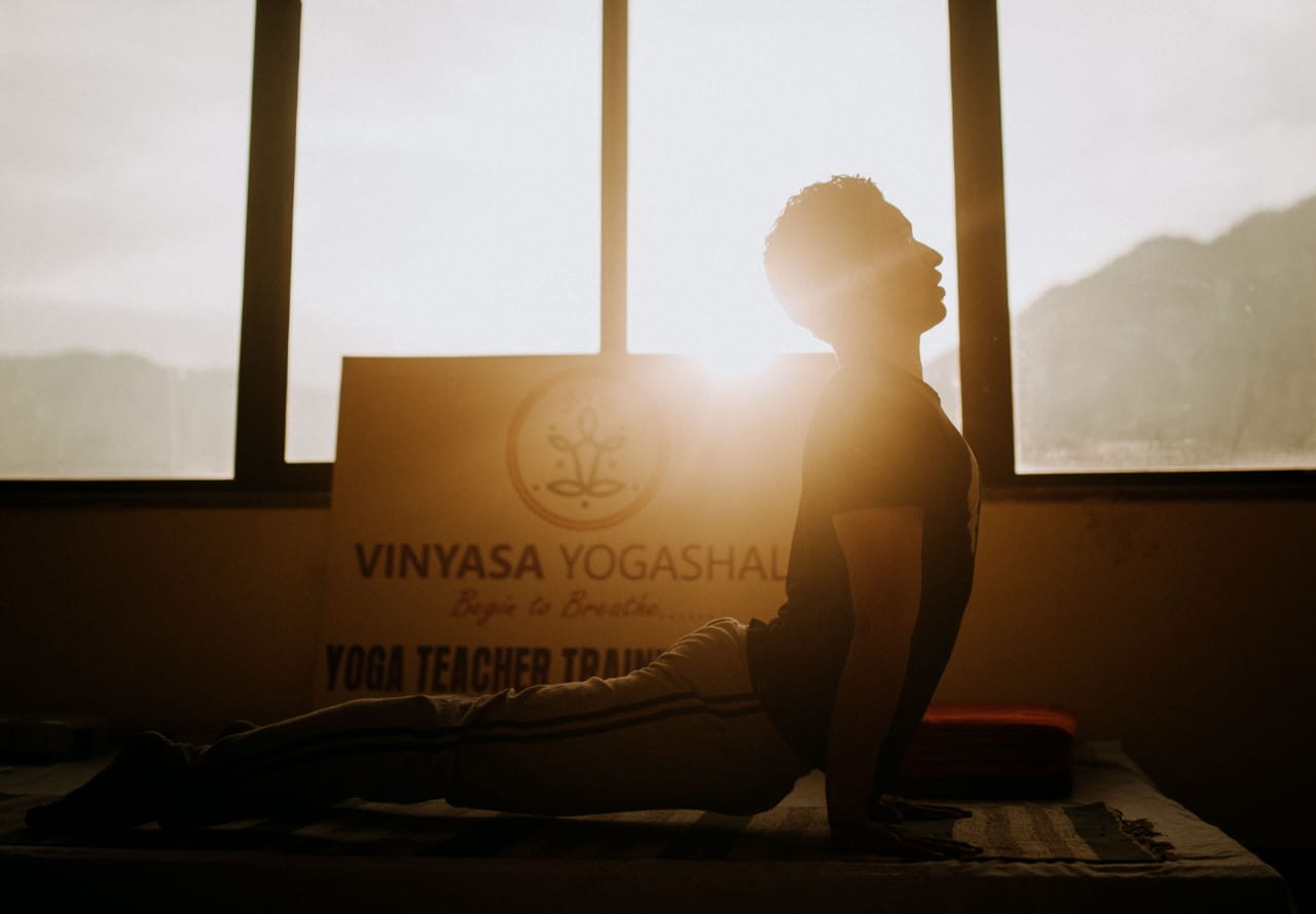 ヨガの聖地リシケシュより生配信 国際賞受賞のヨガマスターが教えるオンライン ヨガレッスン プライベート 日本語通訳有り インド デリー インド のお得なオプショナルツアー Hisgo ポーランド