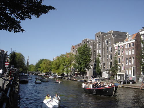 乗り継ぎ時間に最適 空港発 アムステルダム市内観光 日本語ガイドとプライベート観光 アムステルダム オランダ のお得なオプショナルツアー Hisgo トルコ