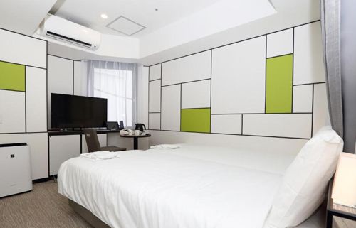 Henn na Hotel Shinsaibashi Hollywood Twin Room with Extra Bed